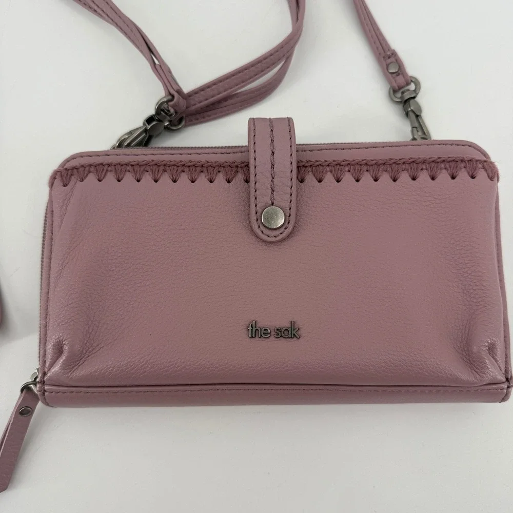 The Sak Iris Smartphone Wallet Rosewood Leather Crossbody Bag Wristlet Clutch